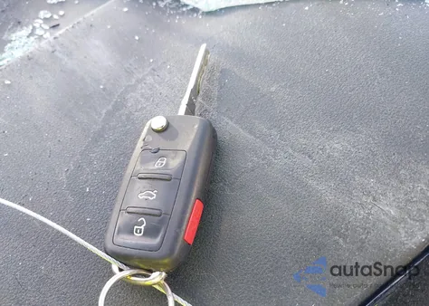 2013 Volkswagen Beetle 2.5L Entry из США, поврежденный, VIN 3VWFP7AT6DM670028